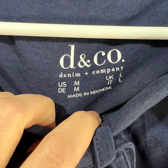 Denim & Co. Jersey Split V-Neck Short Sleeve Top w/ Lace Trim Navy, Medium - Picture 3 of 9